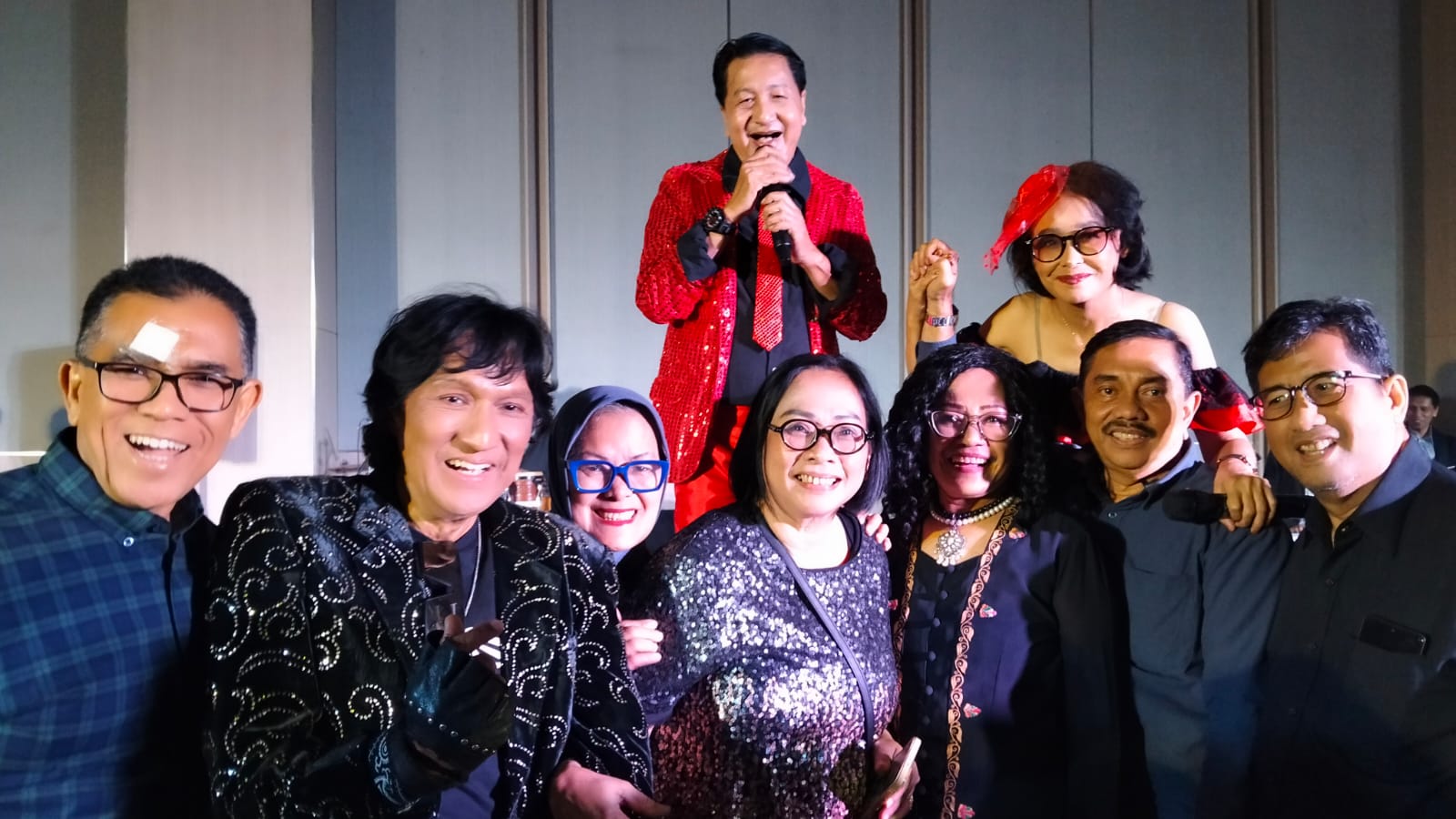Semangat Tanpa Batas : Ikang Fawzi Guncang "Konser Musikal Melodi Cinta"